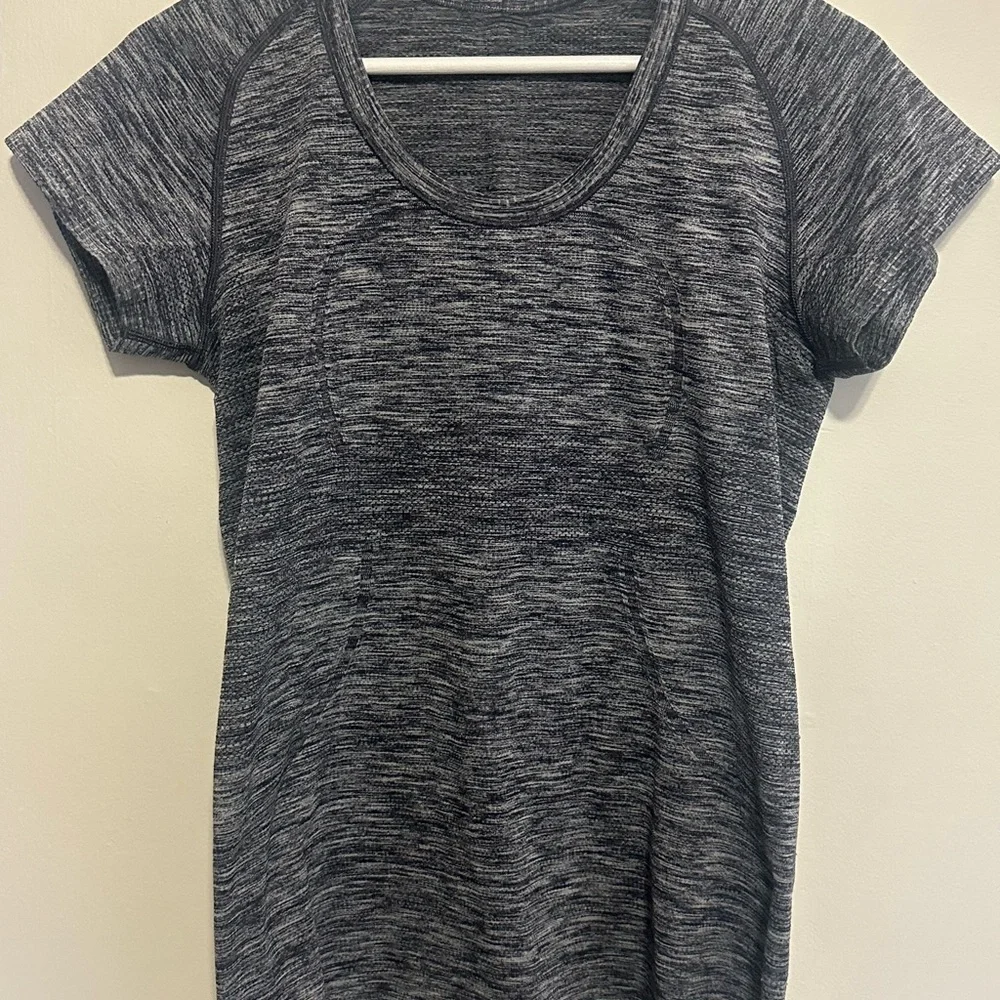 Lululemon Swiftly Tech Short Sleeve Crew
